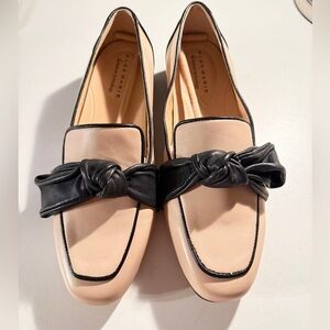 Alex Marie Aldelyn Women's Tan and Black Knotted Loafers